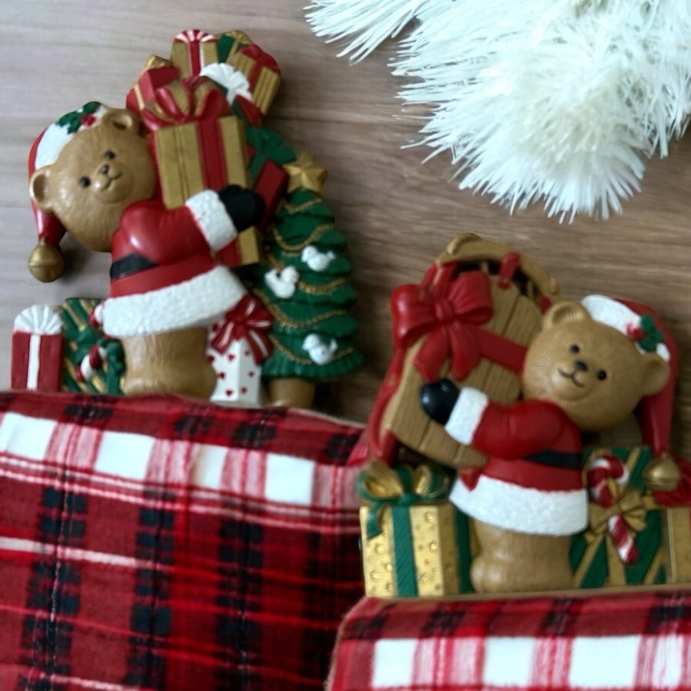 Vintage 1993 Plastic Burwood Christmas Bear Plaques Wall Hangings Retro - Picture 2 of 5